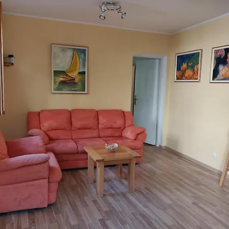 Apartament Erikarla *