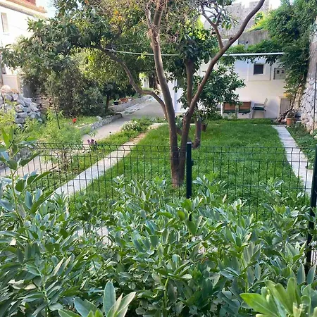 Erikarla Apartament *